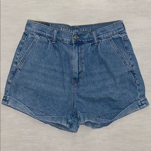 American Eagle Mom Short